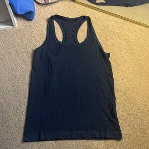 Lululemon size 6 tank top